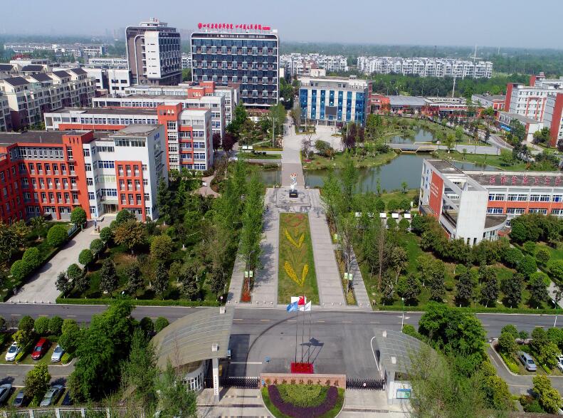 成都铁路卫生学校校园环境 成都铁路卫生学校校园环境