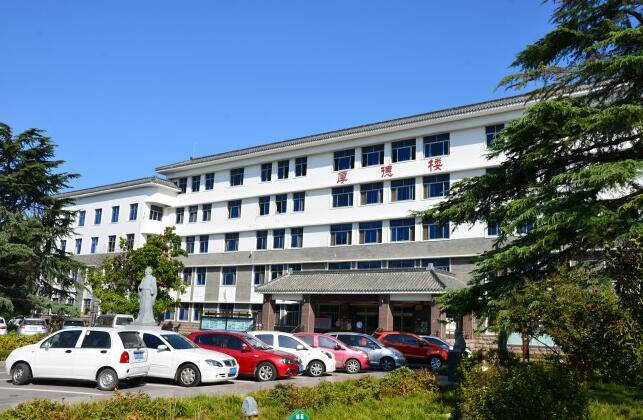 曲阜中医药学校校园环境 曲阜中医药学校校园环境