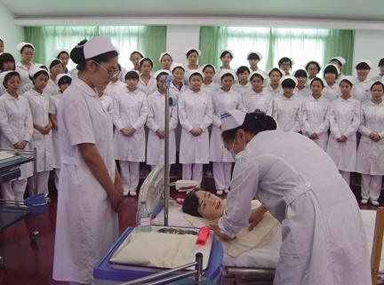 重庆女生读卫校学什么好 重庆女生读卫校学什么好