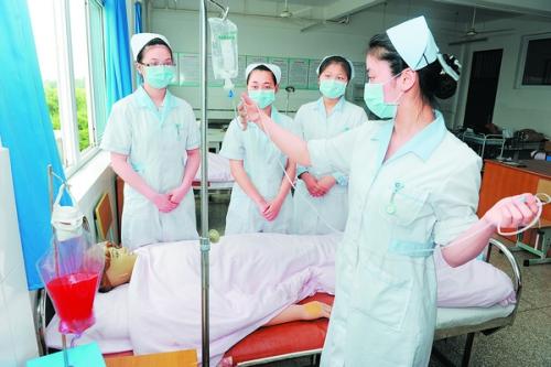 重庆初中生能读卫校吗 重庆初中生能读卫校吗