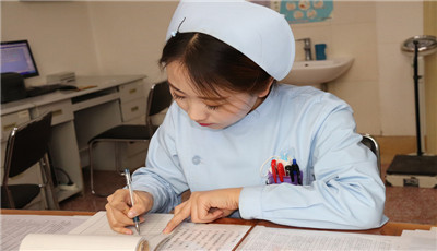 重庆护理学专业哪个学校好 重庆护理学专业哪个学校好
